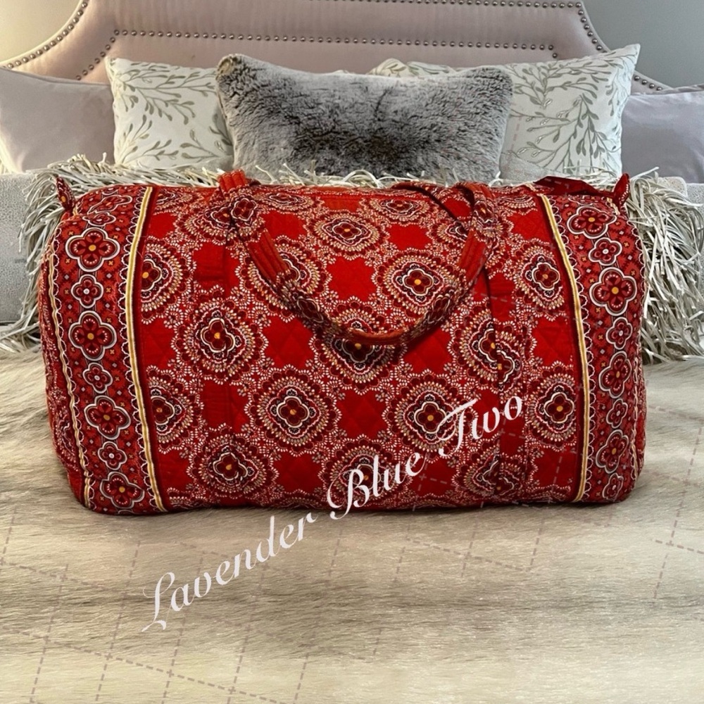 VERA BRADLEY Paprika  2009 Large Duffle Bag 2 Handles Zip Top Orange Red Y2K